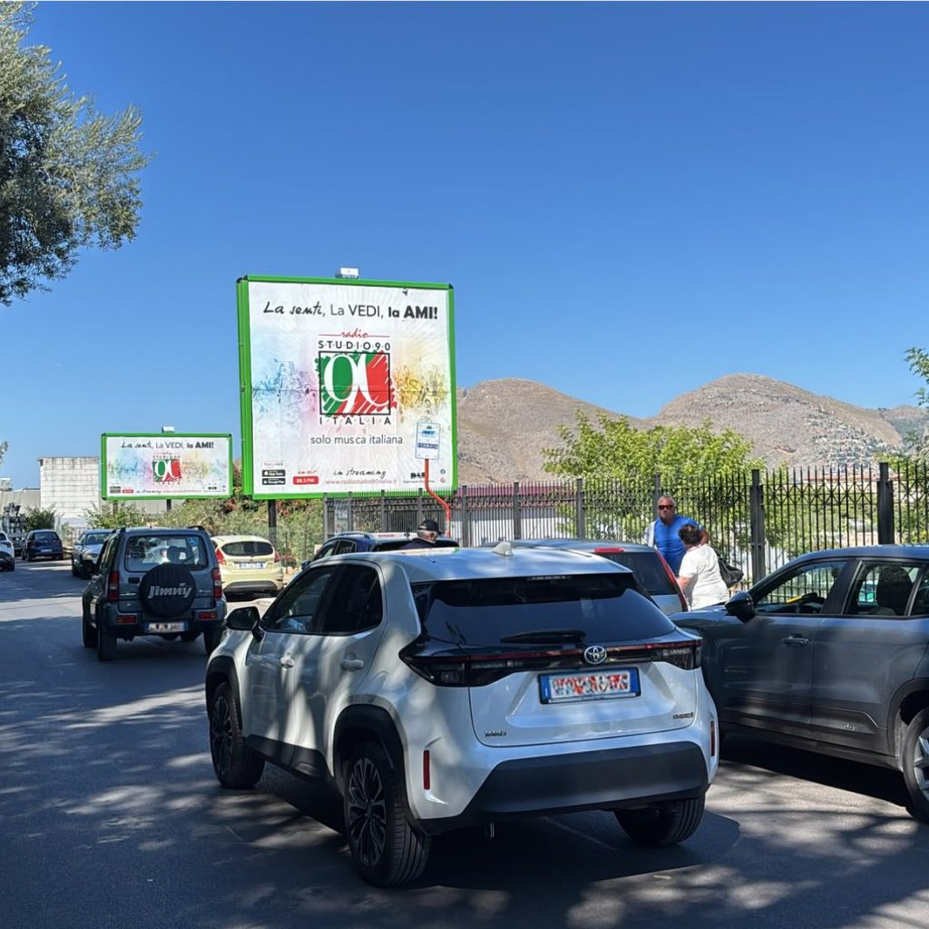 Impianto pubblicitario in via San Lorenzo, Palermo