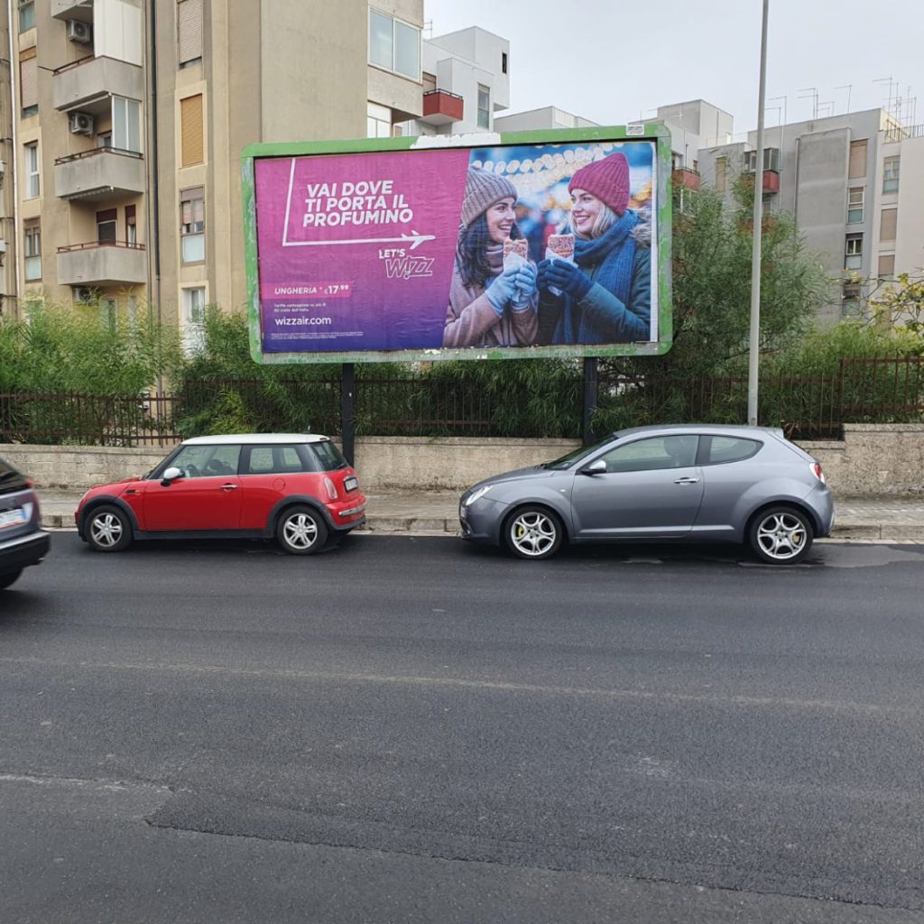 Impianto pubblicitario in viale dei Platani, Ragusa